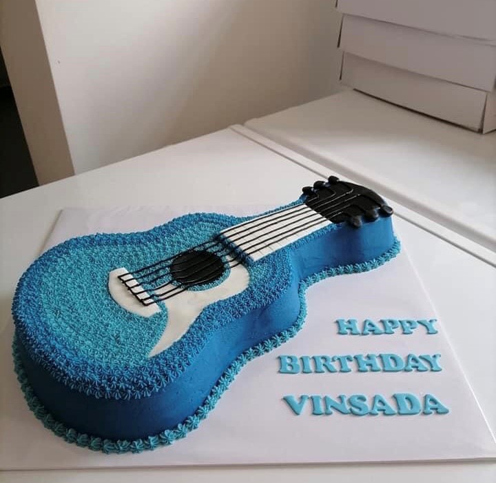Guitar Birthday Cake - Major Birthdays